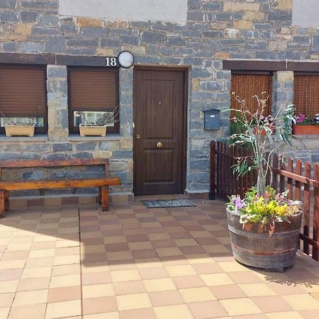 Apartamentos Castiello De Jaca 3000 ภายนอก รูปภาพ