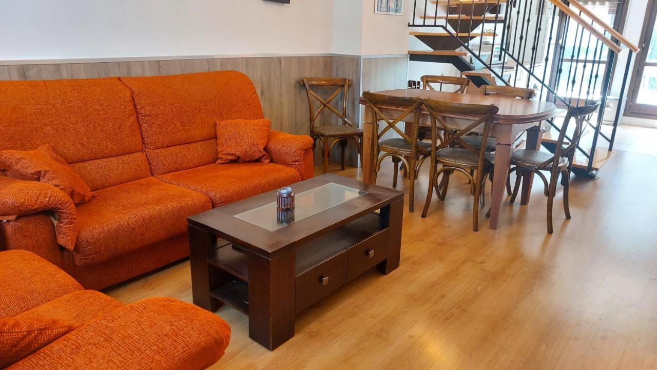 Apartamentos Castiello De Jaca 3000 ภายนอก รูปภาพ
