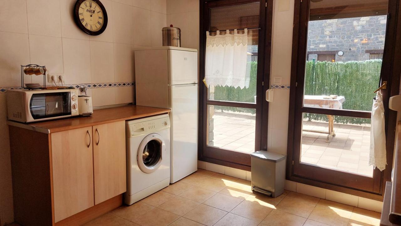Apartamentos Castiello De Jaca 3000 ภายนอก รูปภาพ