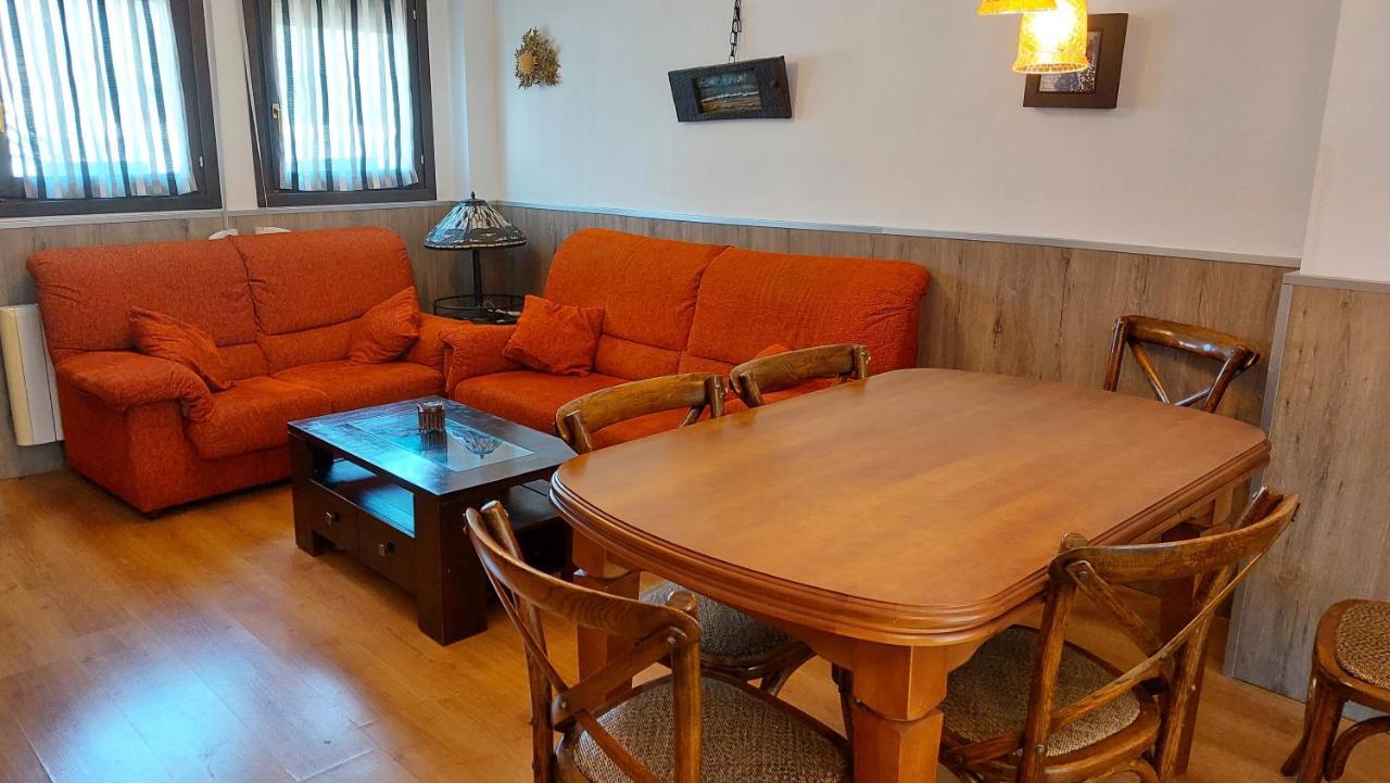 Apartamentos Castiello De Jaca 3000 ภายนอก รูปภาพ